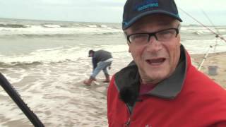 Vraag het aan Ed  strandvissen op Maasvlakte 2 [upl. by Etnovaj33]