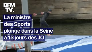 Amélie OudéaCastera plonge dans la Seine à 13 jours des Jeux olympiques [upl. by Tekcirk762]