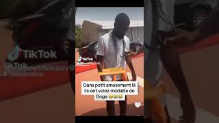 Apres le maillot à l’envers Jeremie Boga a perdu sa médaille [upl. by Enna421]