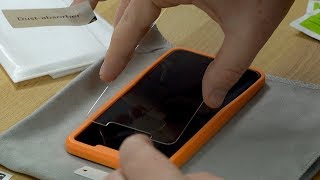 iPhone 11 PRO Max Panzerglas  POSITIONIERFILFE von Omoton  Anbringen amp erster Test  DEUTSCH [upl. by Malek]