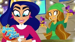 Problèmes dAdolescence  DC Super Hero Girls en Français [upl. by Claretta]