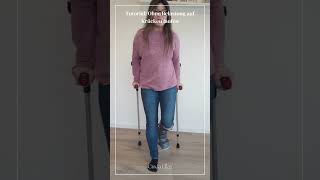 Tutorial Ohne Belastung auf Krücken laufenAnleitungHow to walk on crutches without weight bearing [upl. by Aidnyl]