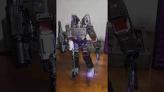 Robosen Megatron malfunctions [upl. by Cassidy]