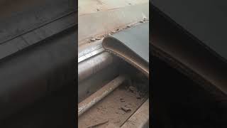 Conveyor belt cutting process by machine [upl. by Aggappe]