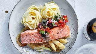 Recept Zalm met venkelaspergeslaatje en rode salsa – Colruyt [upl. by Ykcin]