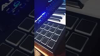 Demo of the Alesis VI25 Keyboard with Pitch Wheels and MIDI Assigning 💻🎹🎧💽 music producer gear [upl. by Gass]