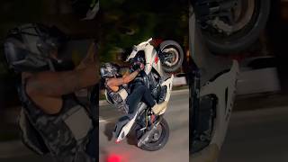 Stock SUZUKI GSXR 600 drop back wheelie [upl. by Amaral804]