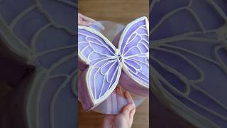 Beautiful viral butterfly cake music calmdown amor musica trending cake cakedecoration love [upl. by Helli479]