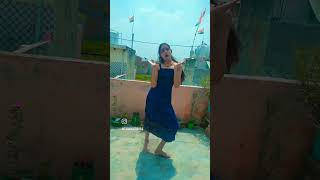 Akela hai Mr khiladi mrss khildi chaiye shortvideo old bollywood song with askhay kumar [upl. by Ahsened441]