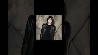 CHARLOTTE GAINSBOURG CRIBLÉE DE DETTES [upl. by Relluf]