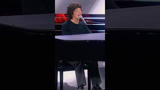 Sotto quei riccioli Lorenzo nasconde una dote musicale pazzesca con Cesare Cremonini XF2024 [upl. by Zelig]