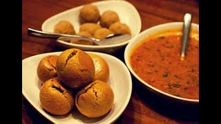 दाल बाफले एसे बनायें न फूटेंगे न घुलेंगे। Dal Bafle ki Recipe  Braj ki Rasoi [upl. by Babara337]