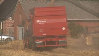 Krampe Big Body 550 mit Fendt Vario 712 und New Holland Mähdrescher [upl. by Maharva]