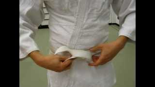 Hur man knyter en aikidoobi  how to tie an aikido obi [upl. by Boulanger338]