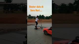 Skuteran di sore hari  Skuter Anak Injak  Scooter [upl. by Yensehc]