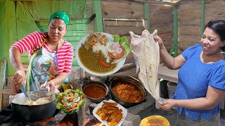 Comida Dominicana del Campo Bacalao a la Mala Locrio de arenque y Arepa de Maiz [upl. by Richy]