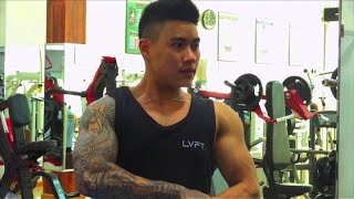 Un bodybuilder transgenre bouscule les codes au Vietnam [upl. by Ewnihc488]