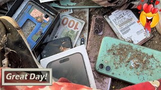 😍Lucky Day i Found Galaxy Z Fold 2 iPhone 11 amp More  Restoration Broken iPhone X [upl. by Enajyram207]