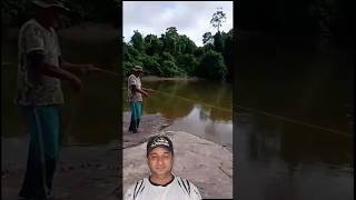 A técnica de pesca de um velho pescador [upl. by Demha]