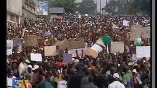 Côte dIvoire vaste manifestation contre accord de Marcoussis [upl. by Haral510]