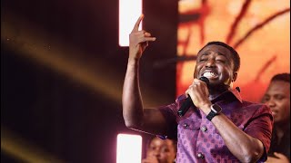 Rev Moses OK storms Sandy Asare’s Concert with new powerful Afro praise medley of his songs 🔥🔥🔥 [upl. by Ultima]