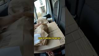 Babcia wyszła specjalnie spod prysznica 🛀 amazon delivery work amazondriver kurier pov [upl. by Lerim285]