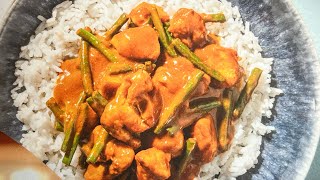 THAISTYLE PEANUT CHICKEN STIRFRY WITH GREEN BEANS AND JASMINE RICE  HELLO FRESH [upl. by Yadsnil]