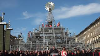 IMPRESIONANTE Subida Virgen del Pilar a los cielos de Zaragoza 11 de octubre de 2024 [upl. by Isiad739]