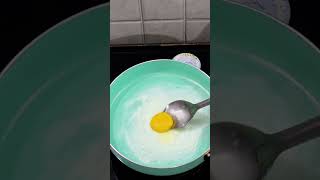 quotPerfect Fried Egg Poach recipe in 1 Minute 🍳👌 CookingHacks shorts trending [upl. by Iahcedrom285]