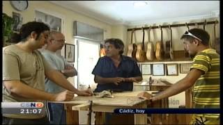 Luthier de guitarra en Cádiz academia pionera Rafael López e hijo [upl. by Alemrac]