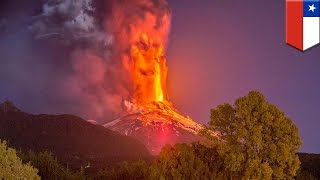 Massive volcano eruption Chiles Volcano Villarrica spews lava and ash 1000 meters into the air [upl. by Timothee]