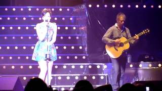 Naive Kooks cover by Lily Allen  Lotto Arena October 2009 HD [upl. by Nylirrehs883]