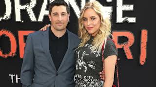 Jenny Mollen Drags Her Lice on a Plane And the Internet Is Not Happy [upl. by Anawot]