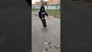 назови второй трюк scoot automobile skate scooting skateboarding scoote skatepark [upl. by Eynttirb]