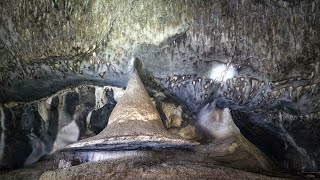 Encontramos OVNI PETRIFICADO dentro de UNA CUEVA ovni urbex [upl. by Emmott68]