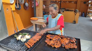 La Mejor Parrillada POLLO ASADO AL CARBON SALCHICHAS CHILES Y CEBOLLA  Doña Lupita [upl. by Etteiluj]