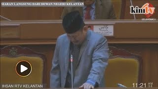 Ketua pembangkang Kelantan titis air mata keluar dewan [upl. by Cedar]