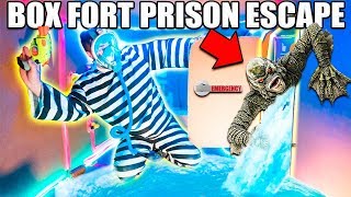 UNDERWATER BOX FORT PRISON ESCAPE 📦🚔 Pond Monster [upl. by Ennovy]