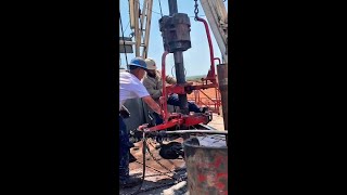 Floorman Workover Rig Job rig work drilling oil tripping over [upl. by Alorac913]