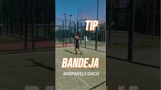 Tip de bandeja Libera los hombros padel tutoriales bandeja padeltraining errorescomunes [upl. by Willock753]