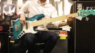 Fender USA Custom Shop  Custom Classic Jazz Bass V Quilted Caribbean Blue Trans  MH 【デモ動画】 [upl. by Mellins]