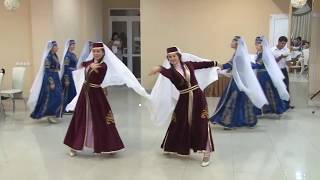 Крымскотатарский танцевальный ансамбль quotЕшиль Адаquot  Мисхор къызы  Crimean Tatar dance ensemble [upl. by Casilda]