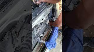 How to pull out radiator Toyota Innova [upl. by Darton]