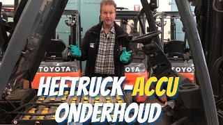 Accu heftruck bijvullen  Accu onderhoud van de heftruck  Heftruck onderhoud [upl. by Stouffer]