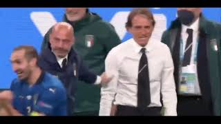 Vialli e Mancini abbraccio che vale più di mille parole  Grande Italia 🇮🇹🍾 Campioni d’Europa [upl. by Comras803]