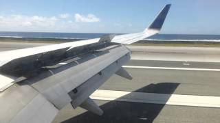 Landing at Majuro in a United B737 [upl. by Esilana662]