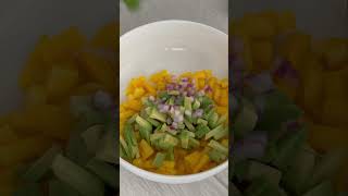 SALADE MANGUE AVOCAT CREVETTES  RECETTES [upl. by Drake193]