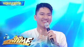 International FilAm comedian JR De Guzman visits Its Showtime  Its Showtime [upl. by Nnyleuqcaj]