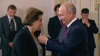 Putin premia con lOrdine Gagarin lex cosmonauta Valentina Tereshkova [upl. by Washington]