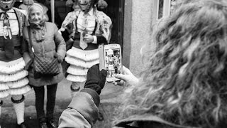 Fotografía callejera con los Peliqueiros en el Entroido de Laza [upl. by Hsirrehc816]